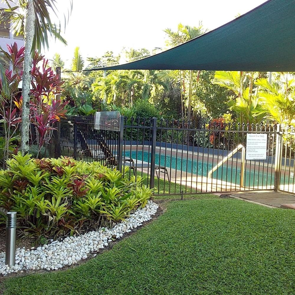 The York Beachfront Holiday Apartments Yorkeys Knob Εξωτερικό φωτογραφία