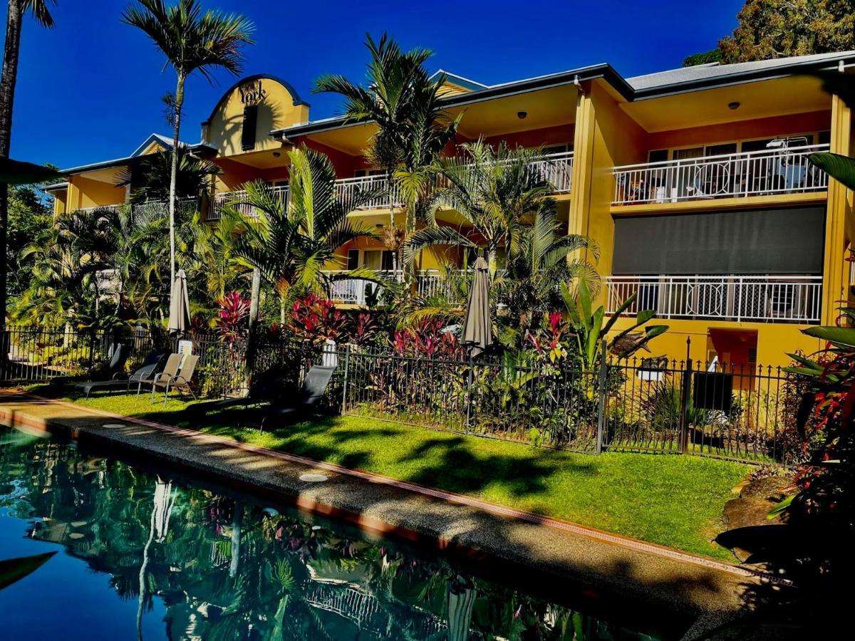 The York Beachfront Holiday Apartments Yorkeys Knob Εξωτερικό φωτογραφία